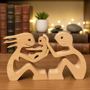 Couple With One Kid Wood Sculpture T286 HN590